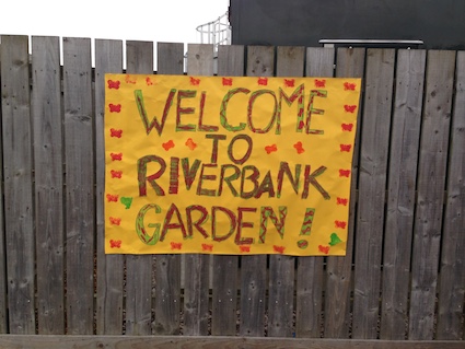 This image has an empty alt attribute; its file name is Riverbank-Garden-1.jpg