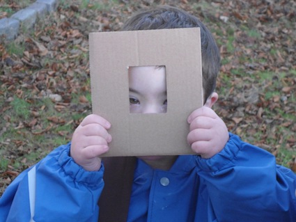 This image has an empty alt attribute; its file name is Cardboard-frame.jpg